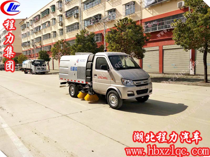 “麻雀雖小五臟俱全”的長安掃路車，適用于窄路段使用