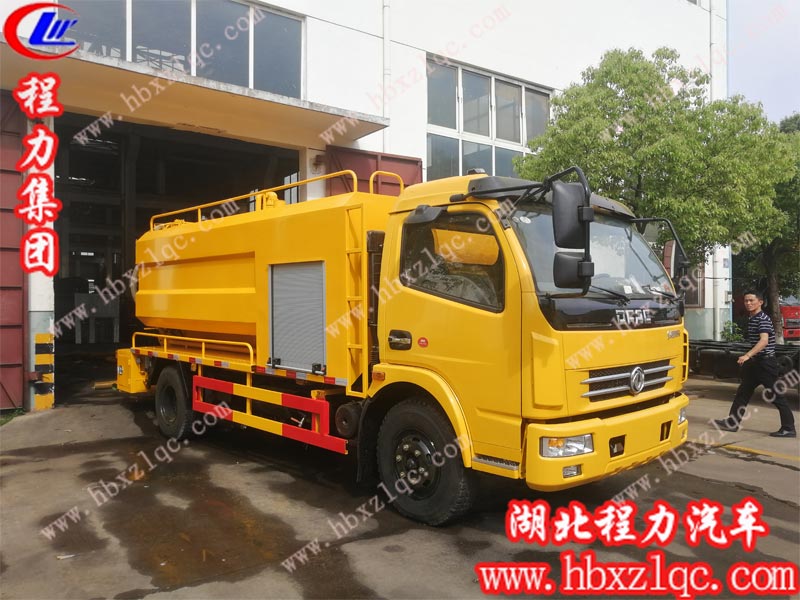 湖北程力集團清洗吸污車遠見聞名，深受廣大客戶追捧的多功能寶車！
