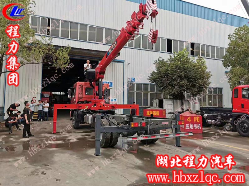 程力專(zhuān)用汽車(chē)股份有限公司隨車(chē)吊廠區(qū)2.jpg