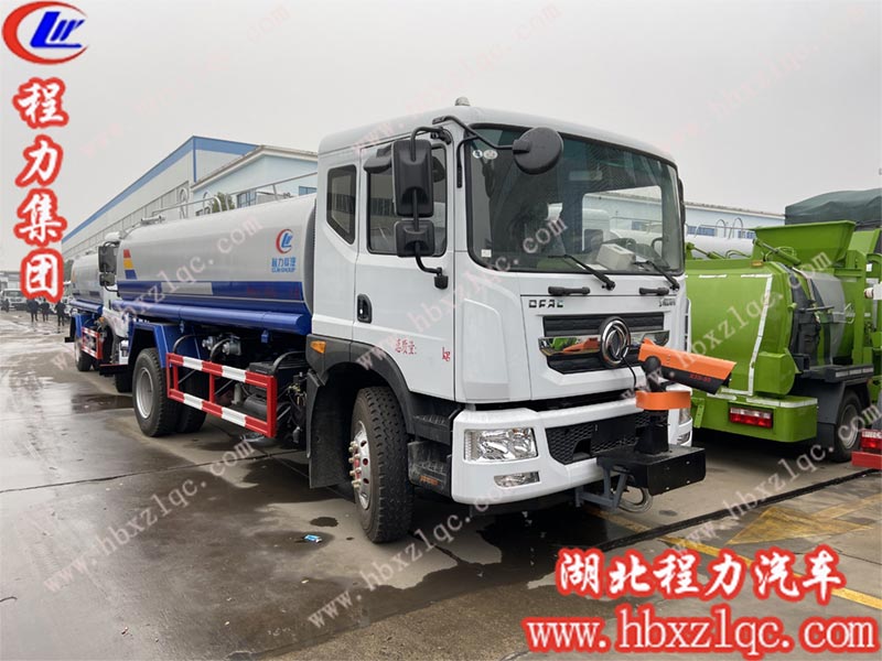 湖北程力集團(tuán)灑水車帶電子炮，輕松實(shí)現(xiàn)雨露均沾