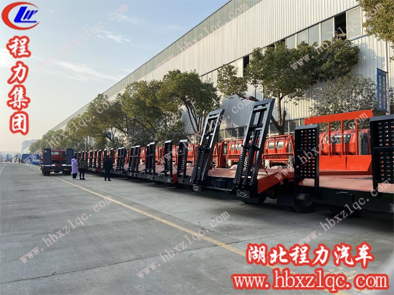 程力平板運(yùn)輸車，拖車?yán)洏訕有? title=