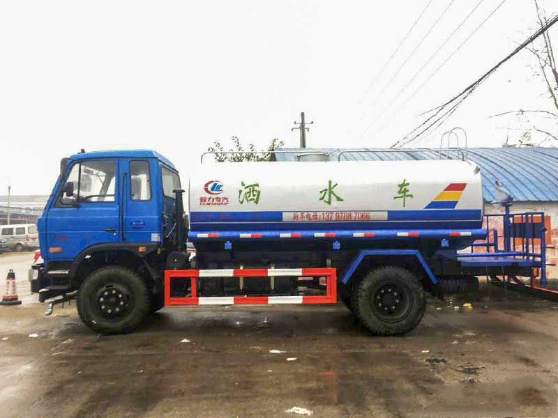 程力集團(tuán)的工地灑水車，您知道怎么選擇嗎？