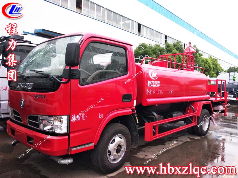 東風(fēng)多功能灑水車環(huán)衛(wèi)小能手，道路因你而美麗