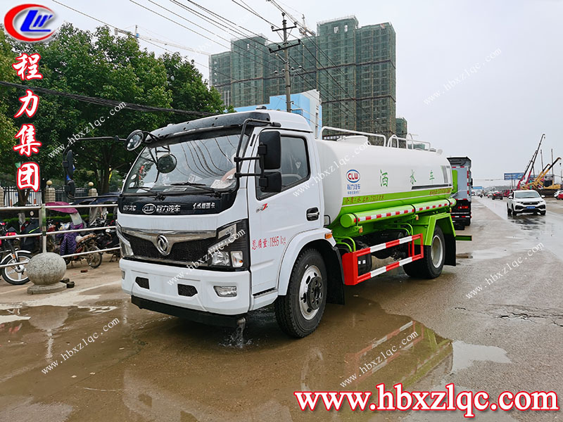 伴風(fēng)搭雨，程力集團(tuán)東風(fēng)福瑞卡灑水車發(fā)往甘肅嘉峪關(guān)