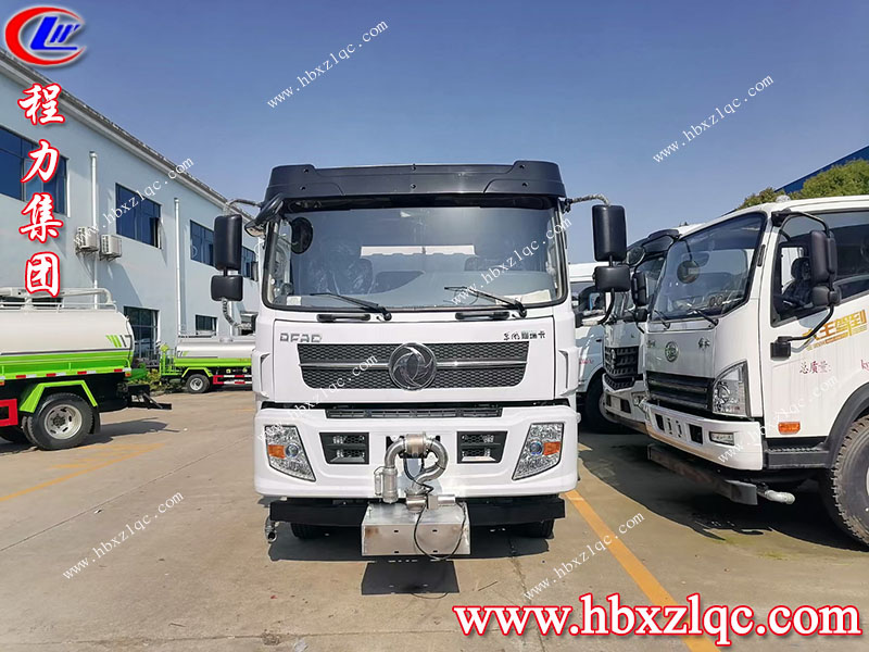 春暖花開，程力集團(tuán)東風(fēng)福瑞卡12方灑水車奔你而來！