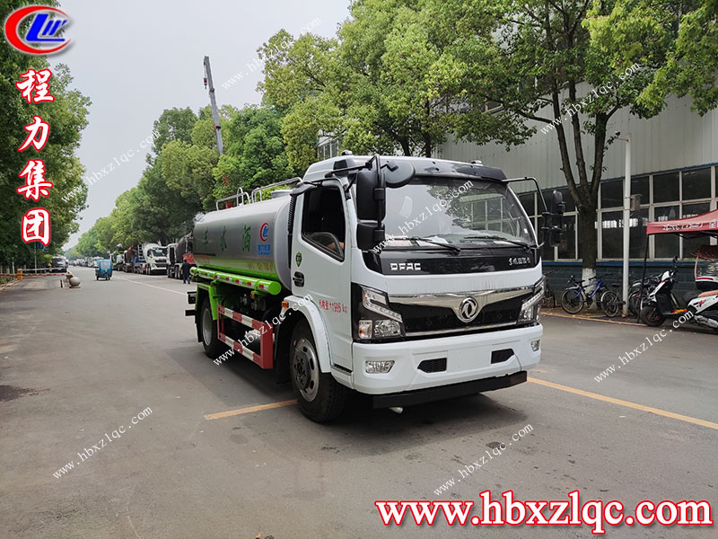 程力集團(tuán)灑水車遠(yuǎn)近聞名，襄陽客戶來廠提車！