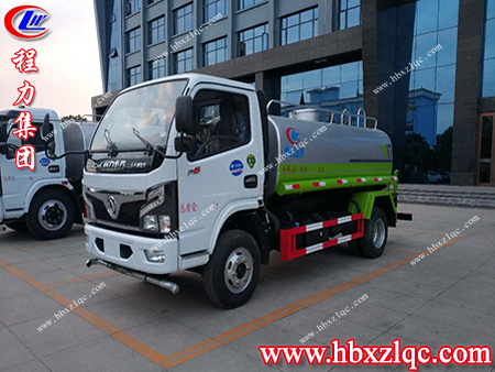 游走在城市的大街小巷，帶著音樂的灑水車-程力東風(fēng)D9灑水車